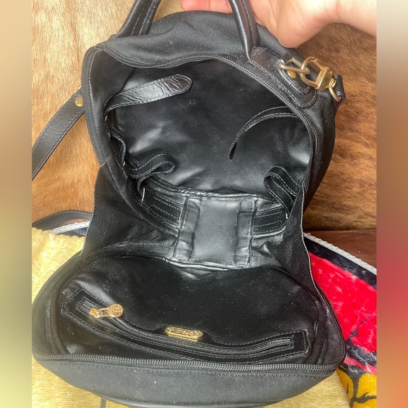 Round FENDI w/ dust bag - Picture 8 of 15